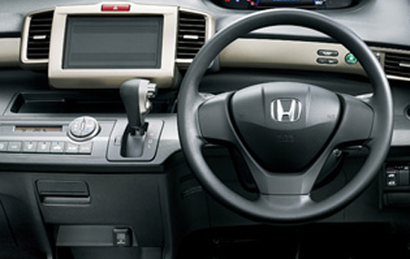 HONDA FREED SPIKE