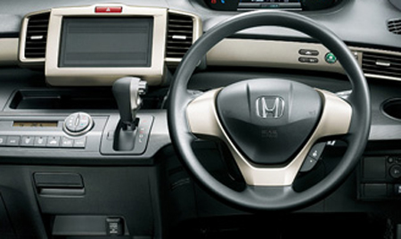 HONDA FREED SPIKE HYBRID