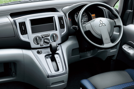 MITSUBISHI DELICA D3