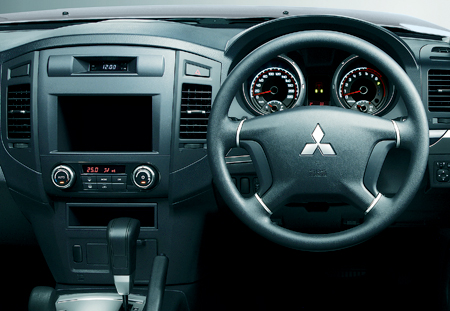 MITSUBISHI PAJERO