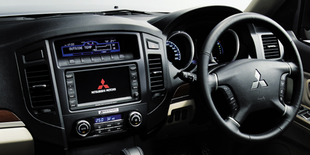 MITSUBISHI PAJERO