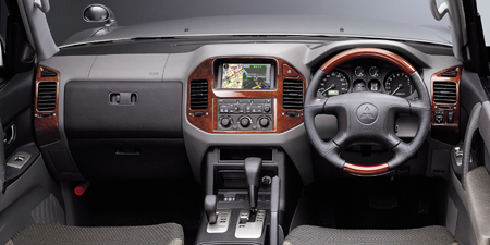 MITSUBISHI PAJERO