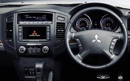 MITSUBISHI PAJERO