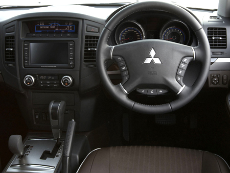 MITSUBISHI PAJERO