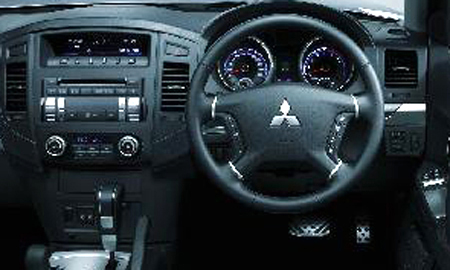 MITSUBISHI PAJERO