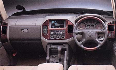 MITSUBISHI PAJERO