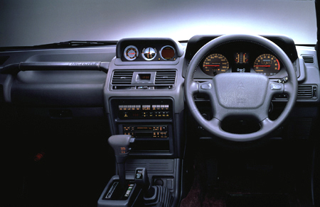 MITSUBISHI PAJERO