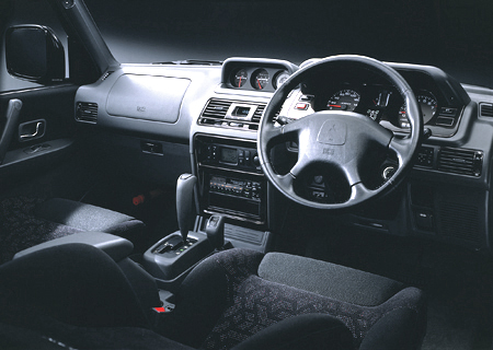 MITSUBISHI PAJERO