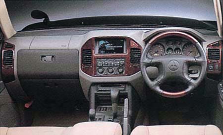 MITSUBISHI PAJERO