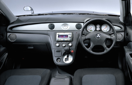 MITSUBISHI AIRTREK
