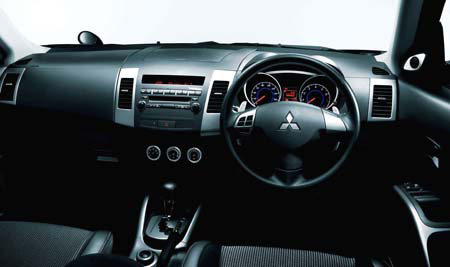MITSUBISHI OUTLANDER