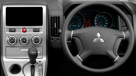 MITSUBISHI DELICA D5