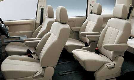 MITSUBISHI DELICA D5