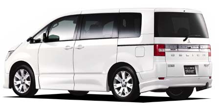 MITSUBISHI DELICA D5