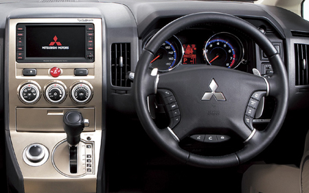MITSUBISHI DELICA D5