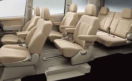 MITSUBISHI DELICA D5