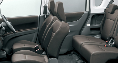 MITSUBISHI DELICA D2