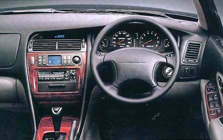 MITSUBISHI DIAMANTE WAGON