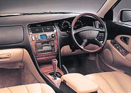 MITSUBISHI DIAMANTE WAGON
