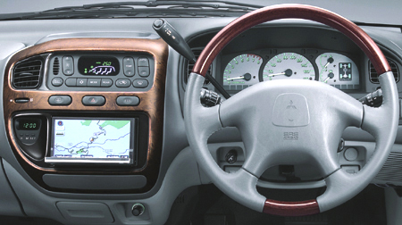 MITSUBISHI DELICA SPACE GEAR