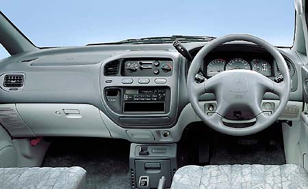 MITSUBISHI DELICA SPACE GEAR
