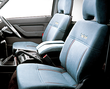 MITSUBISHI DELICA STAR WAGON