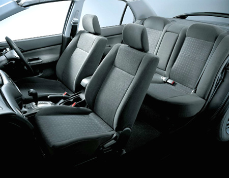 MITSUBISHI LANCER