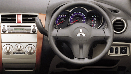 MITSUBISHI COLT