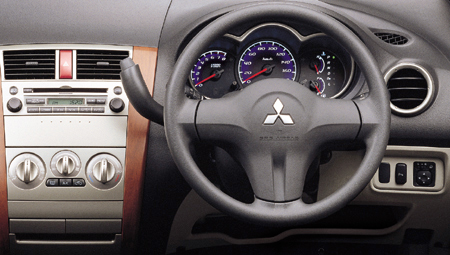 MITSUBISHI COLT