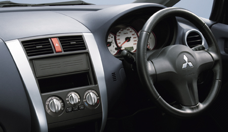 MITSUBISHI COLT