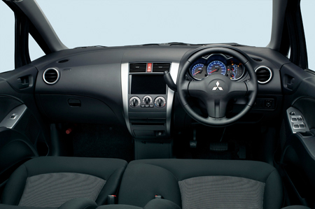 MITSUBISHI COLT