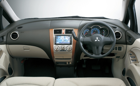 MITSUBISHI COLT PLUS