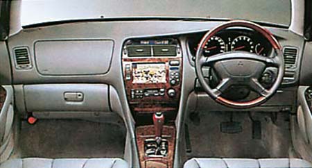 MITSUBISHI DIAMANTE