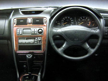MITSUBISHI GALANT