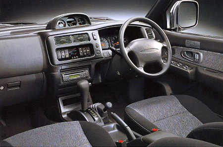 MITSUBISHI STRADA