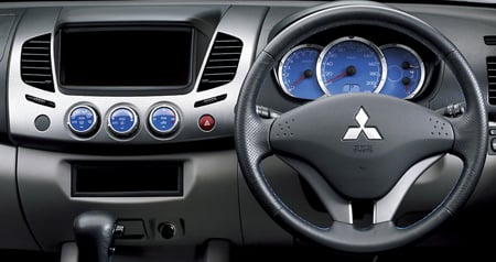 MITSUBISHI TRITON