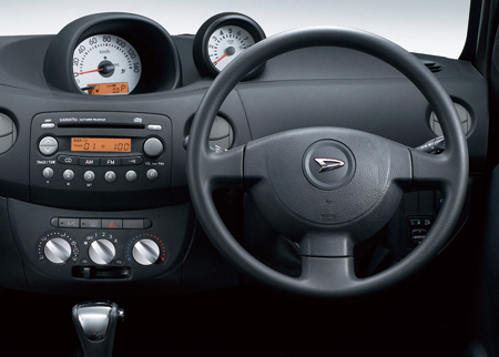 DAIHATSU ESSE