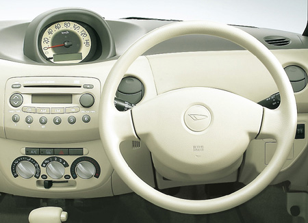 DAIHATSU ESSE