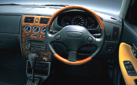 DAIHATSU STORIA