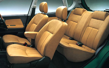 DAIHATSU STORIA