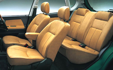 DAIHATSU STORIA