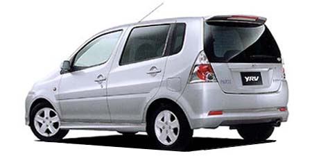 DAIHATSU YRV
