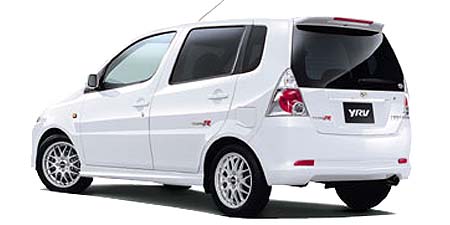 DAIHATSU YRV