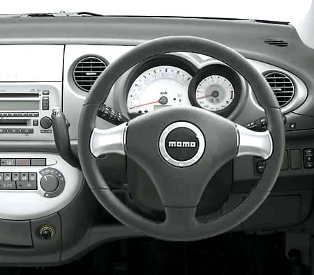 DAIHATSU MOVE LATTE