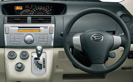 DAIHATSU BOON LUMINAS