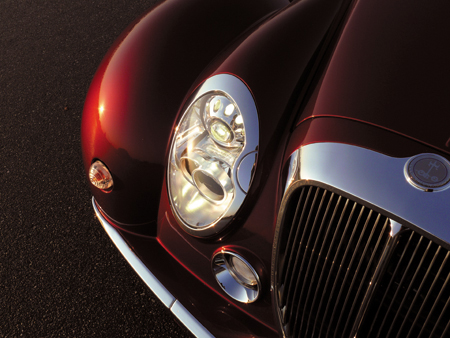 MITSUOKA HIMIKO