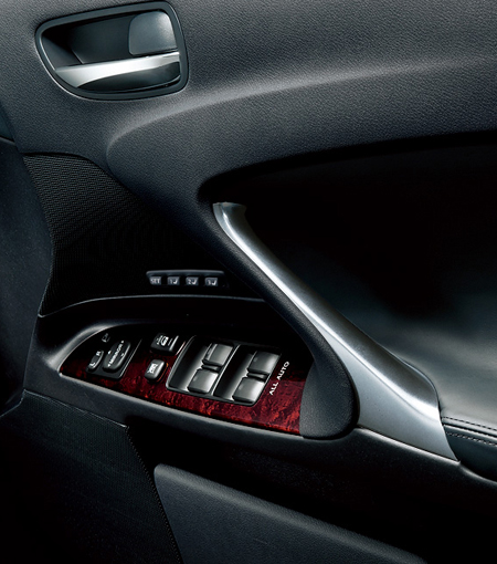 LEXUS IS