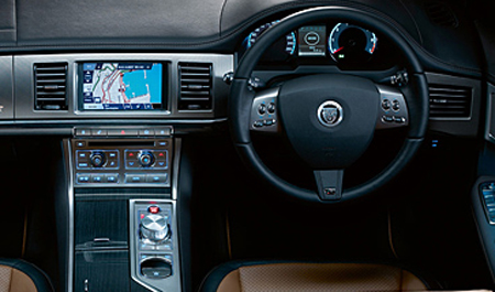 JAGUAR XF