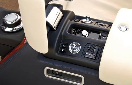 ROLLSROYCE PHANTOM DROPHEAD COUPE