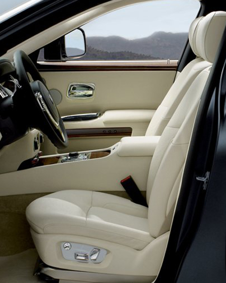ROLLSROYCE GHOST